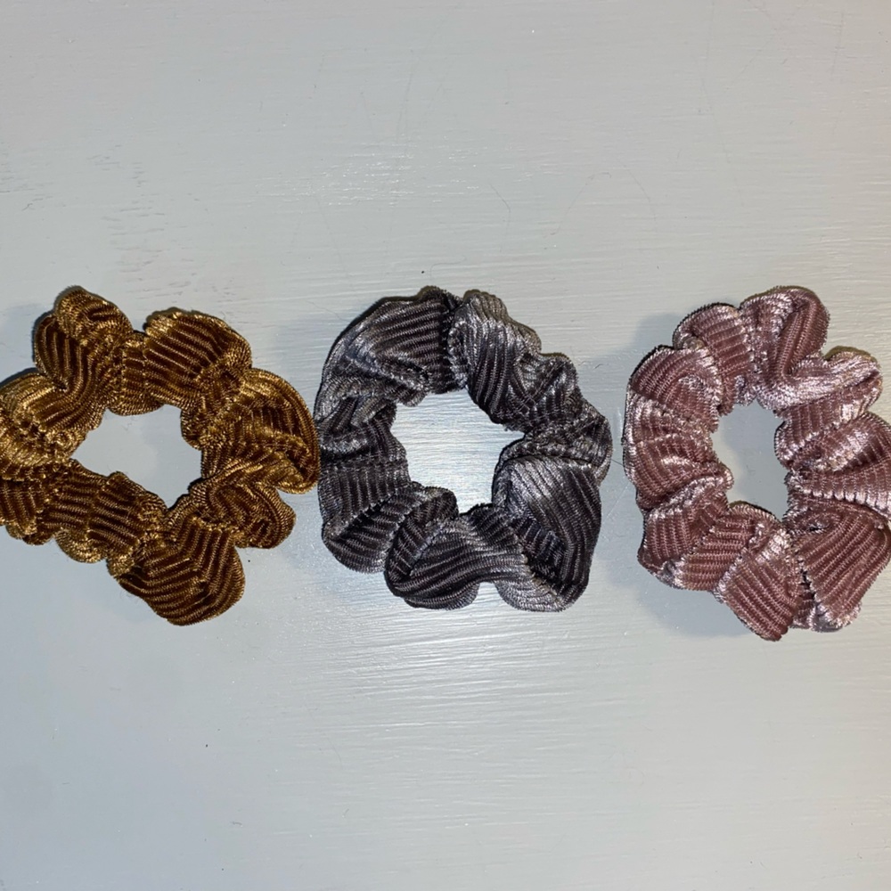 Brand New 3 Pack Scrunchies!